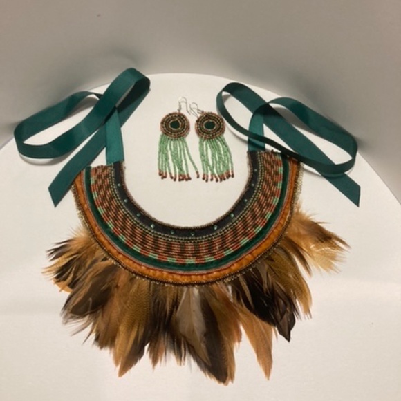 Unique copper and green handcrafted bib necklace with earrings - Picture 2 of 5